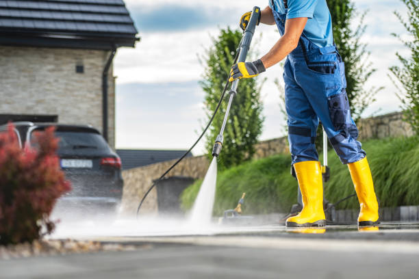Best Pool Deck Cleaning  in Wellston, MO